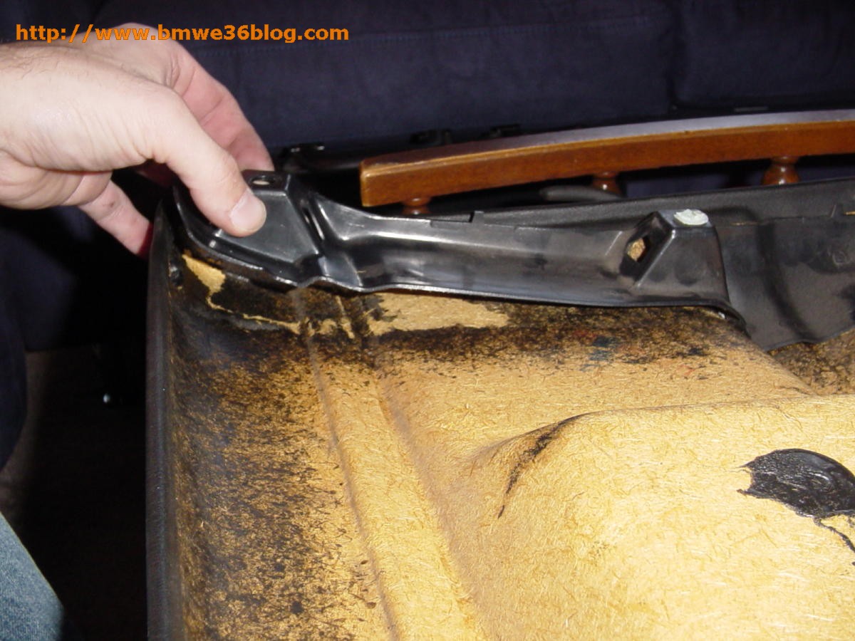 Fixing bmw e36 door panel