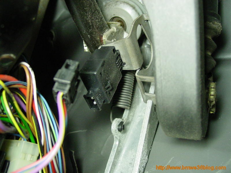 photos replace e36 brake switch photo7 